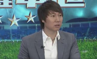 周波此前是滑翔飞行教员，拥有相当丰富的航空相关知识和经验，拍摄时十分谨慎细致，就剧本内容提出了宝贵意见，得到了导演和航空顾问的连连称赞